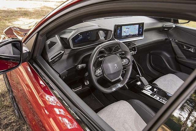 Peugeot e-208