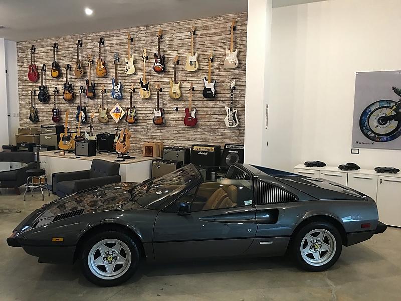 Cars  Guitars in Wywood / Miami - auch Ferrari-Fans kommen auf ihre Kosten