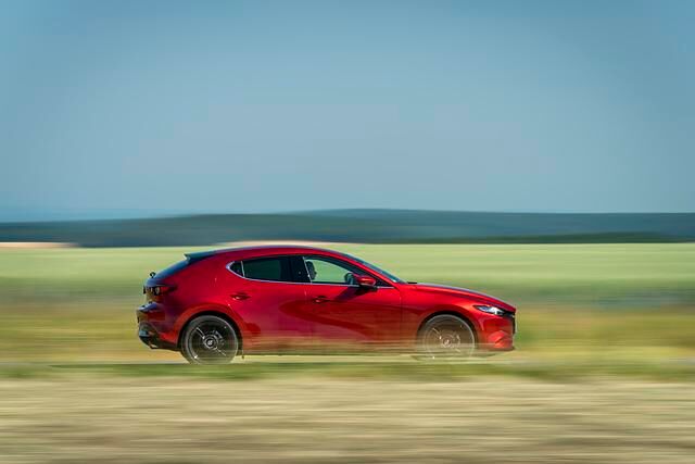 8,2 Sekunden dauert mit dem Skyactiv-X-Motor der Sprint aus dem Stand auf Tempo 100