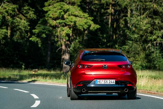 Wer das Sparpotenzial des Skyactiv-X-Motors heben will, sollte den Mazda3 verhalten bewegen