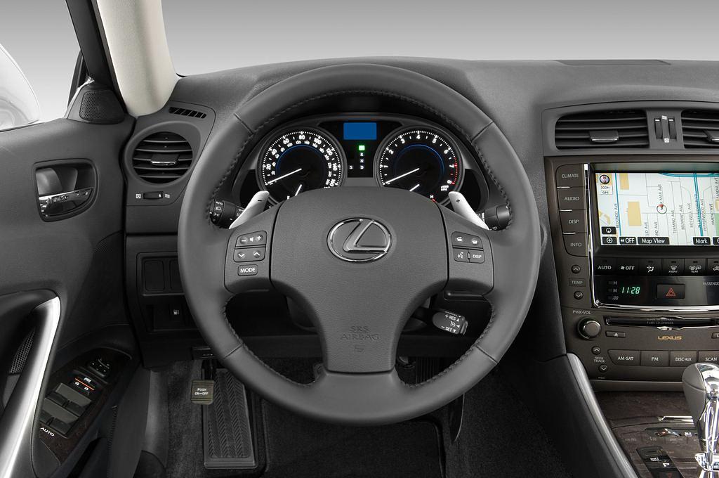 Lexus IS (Baujahr 2010) IS 250 4 Türen Lenkrad