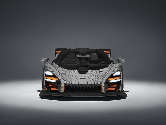 Der McLaren Senna aus Legosteinen ist im Maßstab 1:1 gebaut