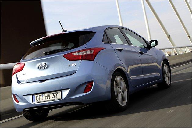 Zunächst kommt der i30 nur als Fünftürer auf den Markt, die "cw"-genannte Kombiversion und ein Dreitürer folgen im Laufe des Jahres