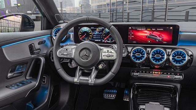 Schicke Hightech-Hütte: Der Arbeitsplatz im neuen Mercedes-AMG A 35 4Matic