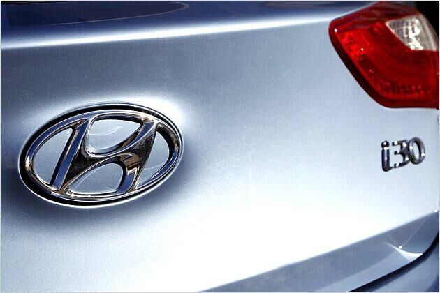 Der Einstiegspreis für den Hyundai i30 mit 1,4-Liter-Benziner liegt bei 15.850 Euro