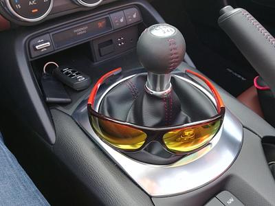 Ratgeber: Mit der Sonnenbrille hinterm Steuer - Selbsttönende Gläser funktionieren nicht