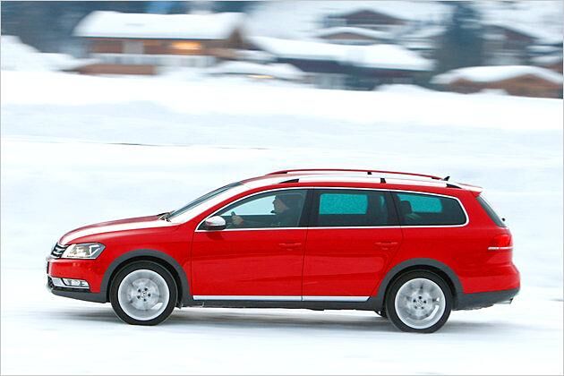 Der Alltrack soll die Vorteile eines Kombis mit denen eines SUVs kombinieren