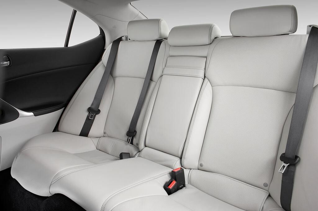 Lexus IS (Baujahr 2010) IS 350 4 Türen Rücksitze