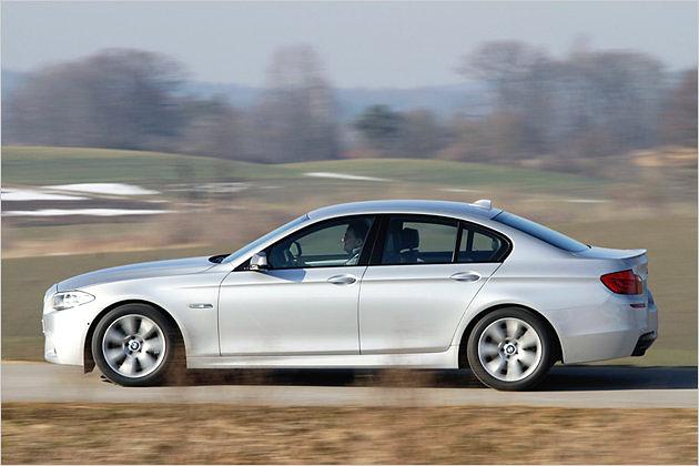 Auch beim M550d wird der Vortrieb bei 250 km/h abgeregelt