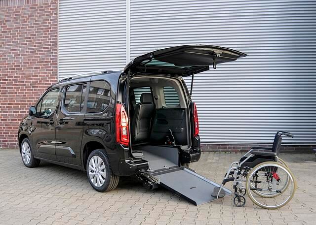 Die Modifikation beim Opel Combo Life ist für mitfahrende Rollstuhlfahrer gedacht