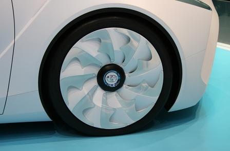 Schon wieder Propeller-Design, doch diesmal in einer glatten Felge, die dem Wind keine Angriffsfläche bietet