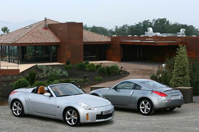 Als die Z-Story 2002 durch den 350Z fortgeschrieben wurde, hatte Nissan begriffen, dass man manche Formen nicht verbessern kann
