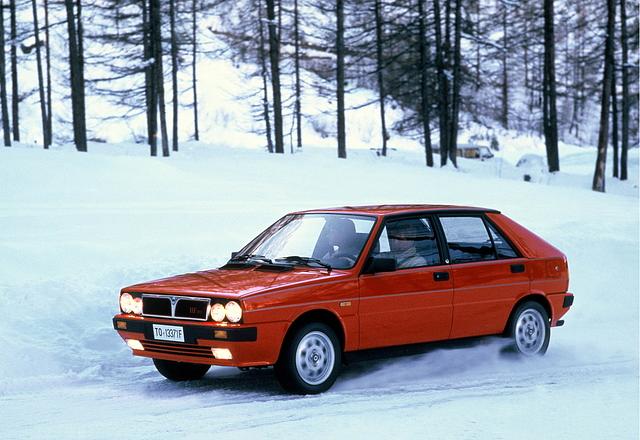 Ab 1986 bot Lancia den Delta HF mit Allradantrieb an
