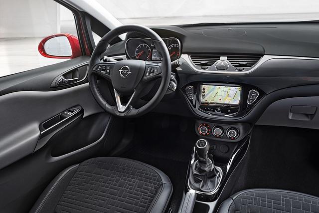 Im Innenraum des Opel Corsa E kann es gediegen zugehen