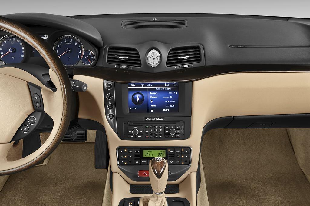 Maserati Granturismo (Baujahr 2010) S 2 Türen Mittelkonsole