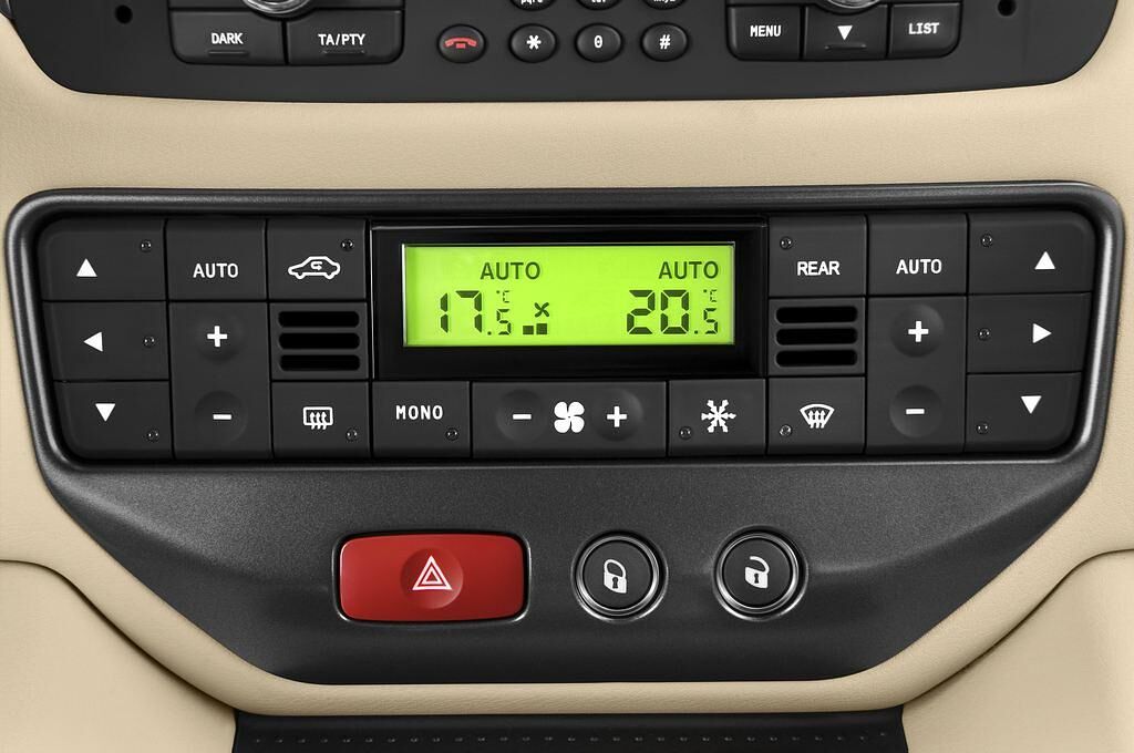 Maserati Granturismo (Baujahr 2010) S 2 Türen Temperatur und Klimaanlage