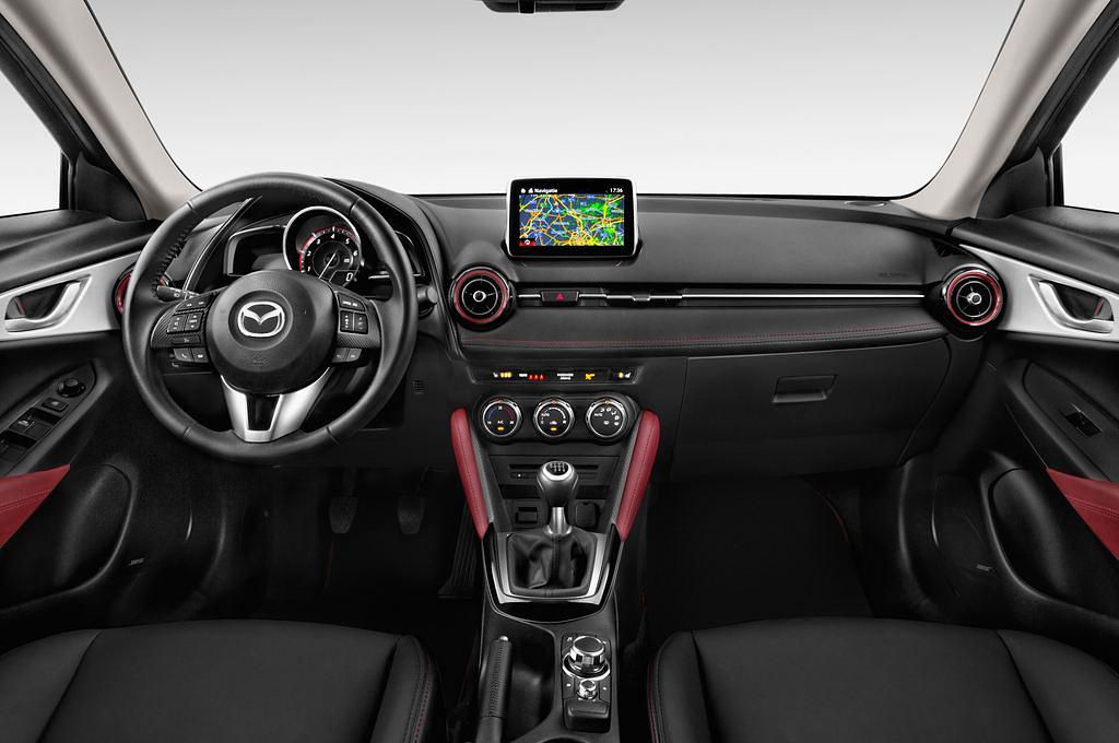 Mazda CX-3 (Baujahr 2015) Sports-Line 5 Türen Cockpit und Innenraum