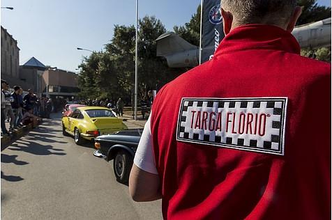 Die Streckenposten sind auch bei der Targa Florio des Jahres 2016 allgegenwärtig