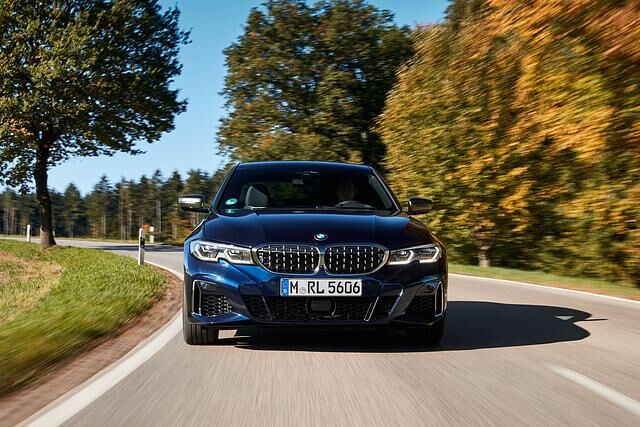 4,4 Sekunden braucht der M340i, um aus dem Stand die 100 km/h zu überschreiten