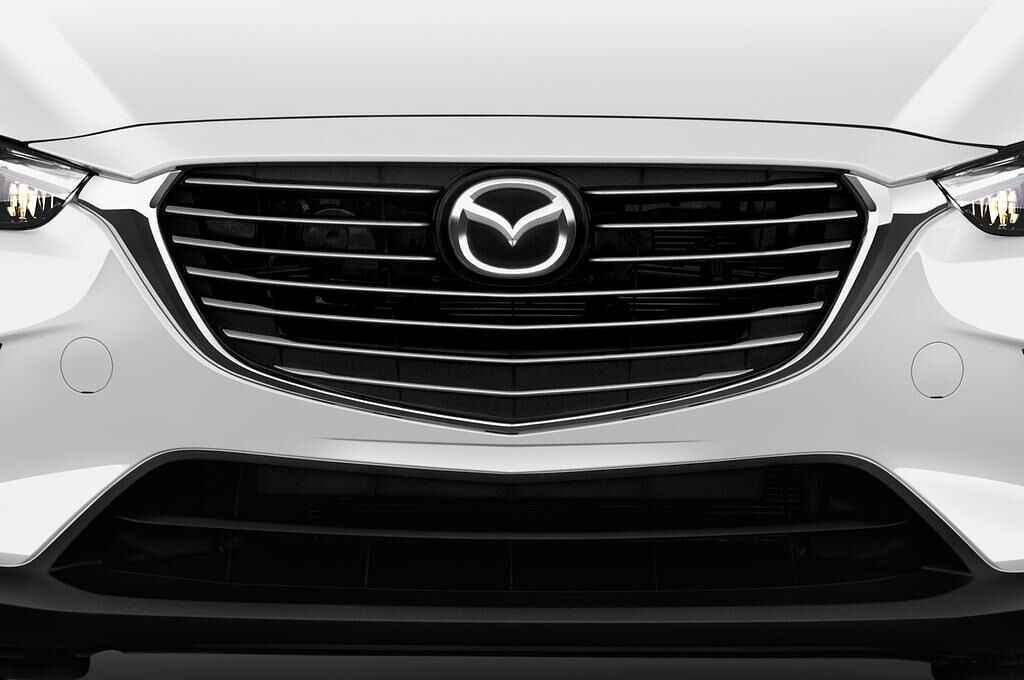 Mazda CX-3 (Baujahr 2015) Sports-Line 5 Türen Kühlergrill und Scheinwerfer