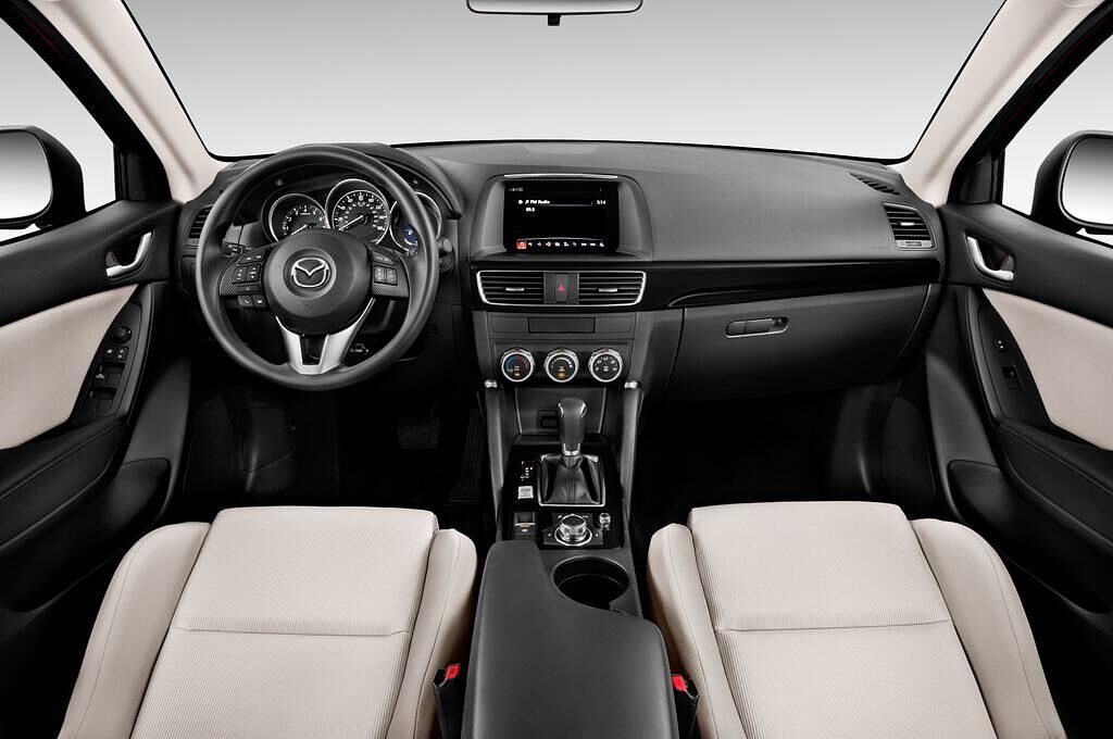 Mazda CX-5 (Baujahr 2015) Exclusive-Line 5 Türen Cockpit und Innenraum