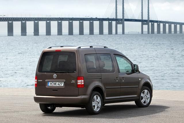 Als „Kombi“ ist der Caddy eine günstige Alternative zum Touran, es haben bis zu sieben Passagiere Platz 