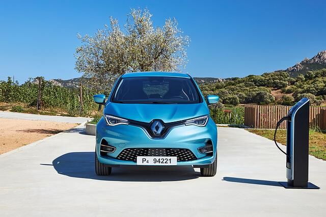 Nach spätestens 395 Kilometer muss der Renault Zoe an einer Ladesäule wieder betankt werden