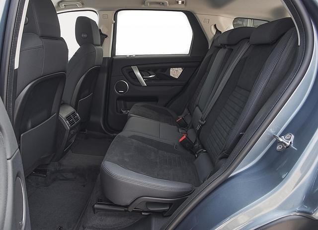 Auch hinten ist reichlich Platz im Der neue Land Rover Discovery Sport