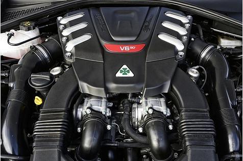 Der V6-Motor feuert 510 PS auf die Kurbelwelle