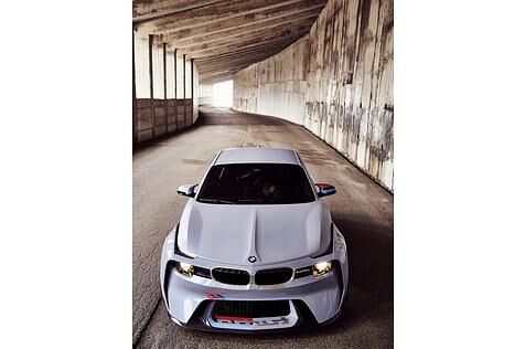 BMW 2002 Hommage - feierlich am Comer See enthüllt