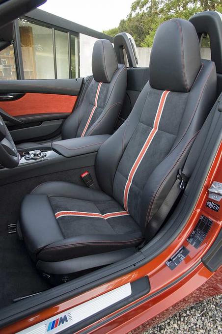 Die Sonderausstattung Design Pure Traction in Schwarz und Orange.