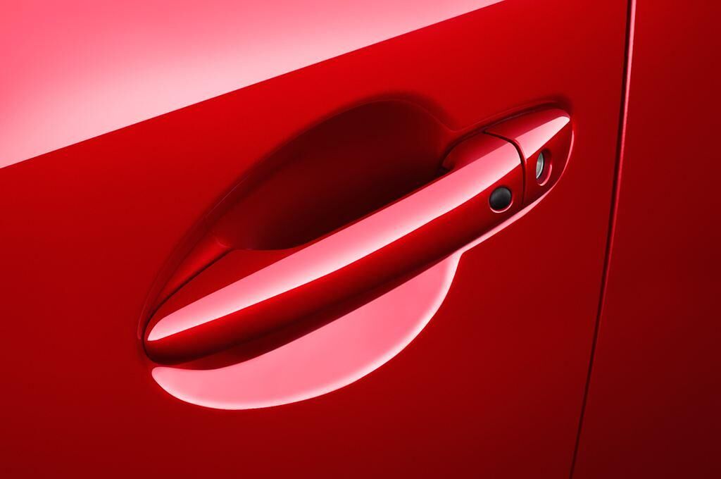 Mazda CX-5 (Baujahr 2015) Sports-Line 5 Türen Türgriff