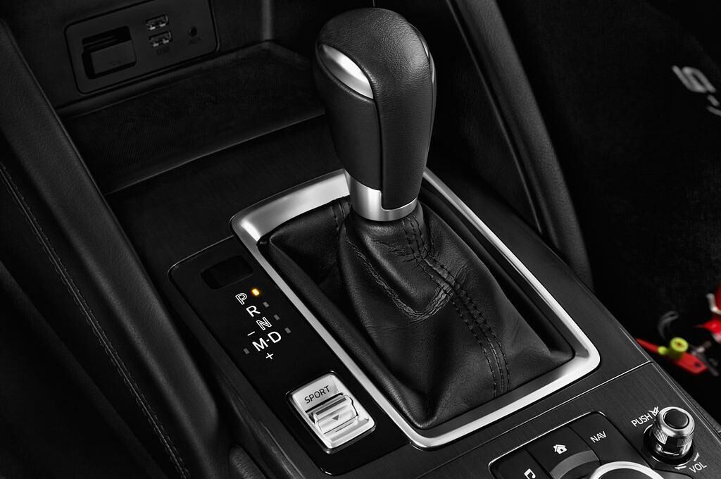 Mazda CX-5 (Baujahr 2015) Sports-Line 5 Türen Schalthebel