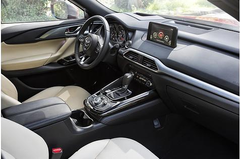 Der Innenraum des Mazda CX 9 2.5T AWD