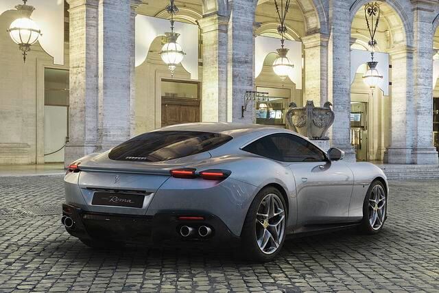 Beim Ferrari Roma sind die Griffe der Einstiegstüren mit der Blechhaut bündig