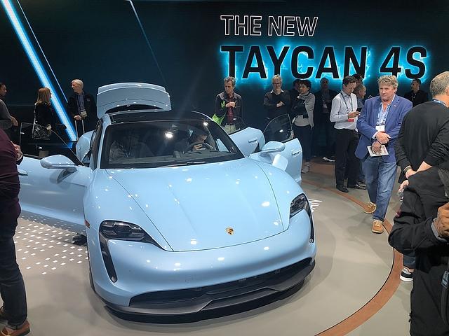 Porsche Taycan 4S