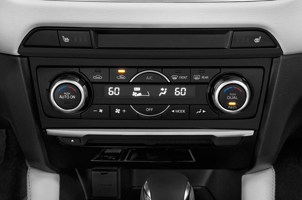 Mazda Mazda6 (Baujahr 2015) Sports-Line 4 Türen Temperatur und Klimaanlage