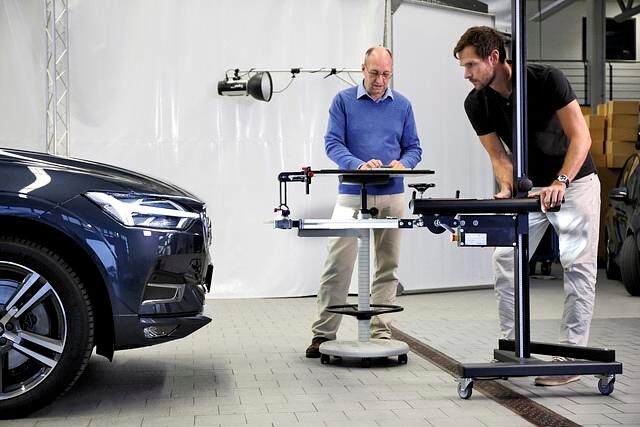 Nach Erkenntnissen des ADAC müssen LED-Scheinwerfer nicht zwangsläufig blenden