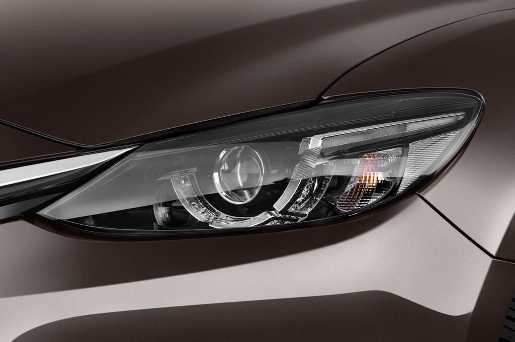 Mazda Mazda6 (Baujahr 2015) Sports-Line 5 Türen Scheinwerfer