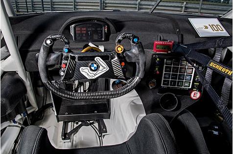 Das Cockpit des BMW M6 GT3.