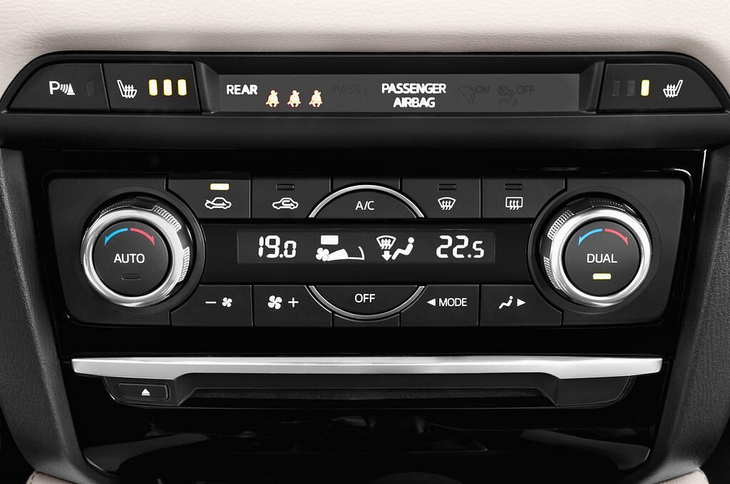 Mazda Mazda6 (Baujahr 2015) Sports-Line 5 Türen Temperatur und Klimaanlage