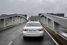 Fahrbericht: Skoda Superb iV  - So sparsam fährt ein Plug-in-Hybrid