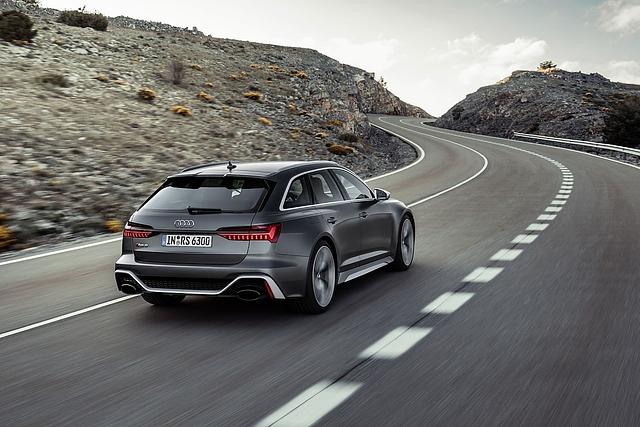 Wenn freigeschaltet, erreicht der Audi RS 6 Avant eine Spitzengeschwindigkeit von 305 km/h
