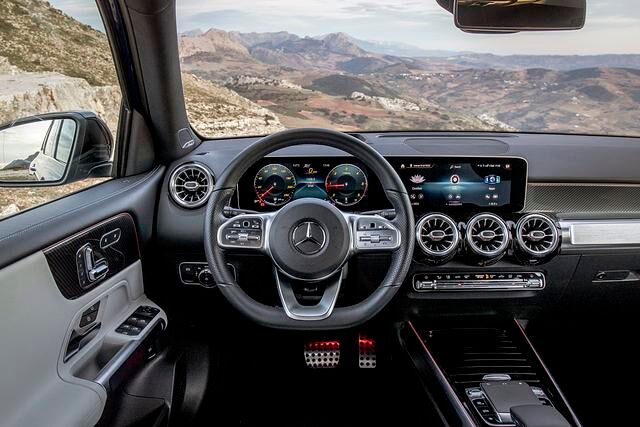 Das Interieur ist typisch Mercedes