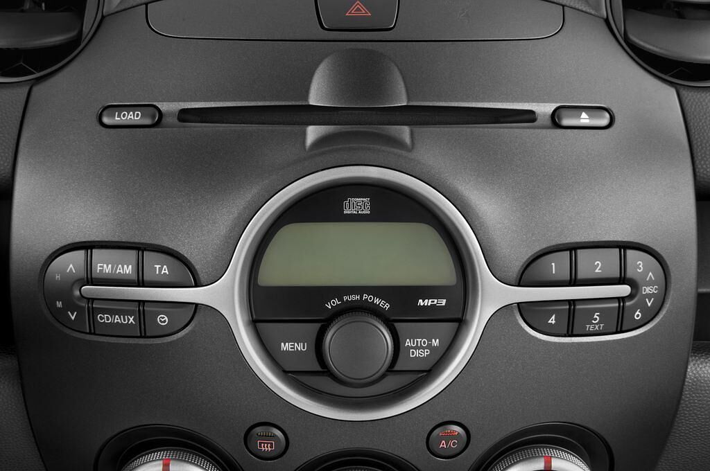 Mazda Mazda2 (Baujahr 2009) Dynamic 5 Türen Radio und Infotainmentsystem