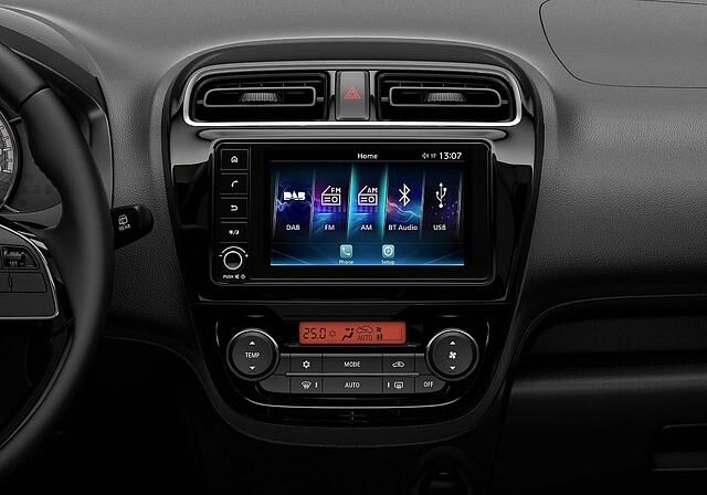 Der sieben Zoll Touchscreen ist die Kommunikationszentrale