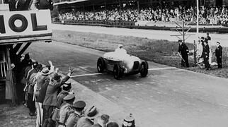 Panorama: Mercedes SSKL Aero - Donnergurke im Tiefflug