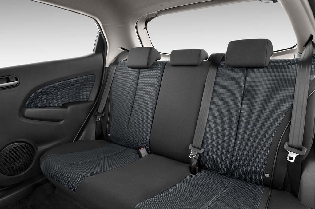 Mazda Mazda2 (Baujahr 2009) Dynamic 5 Türen Rücksitze