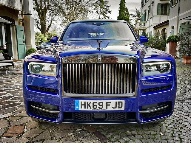 Imposante Front: Rolls-Royce Cullinan Black Badge