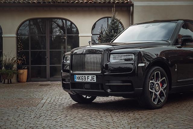 Imposante Erscheinung: der Rolls-Royce Cullinan Black Badge